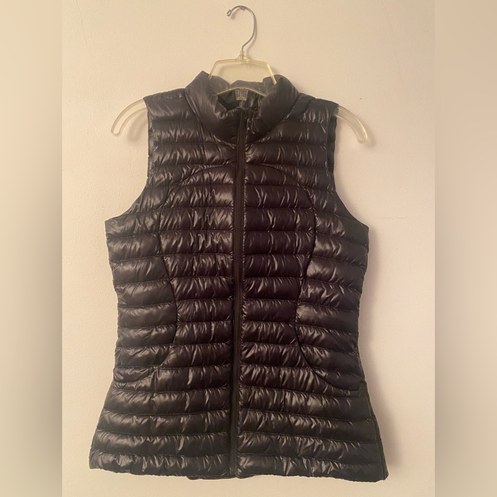 Lululemon light puff vest